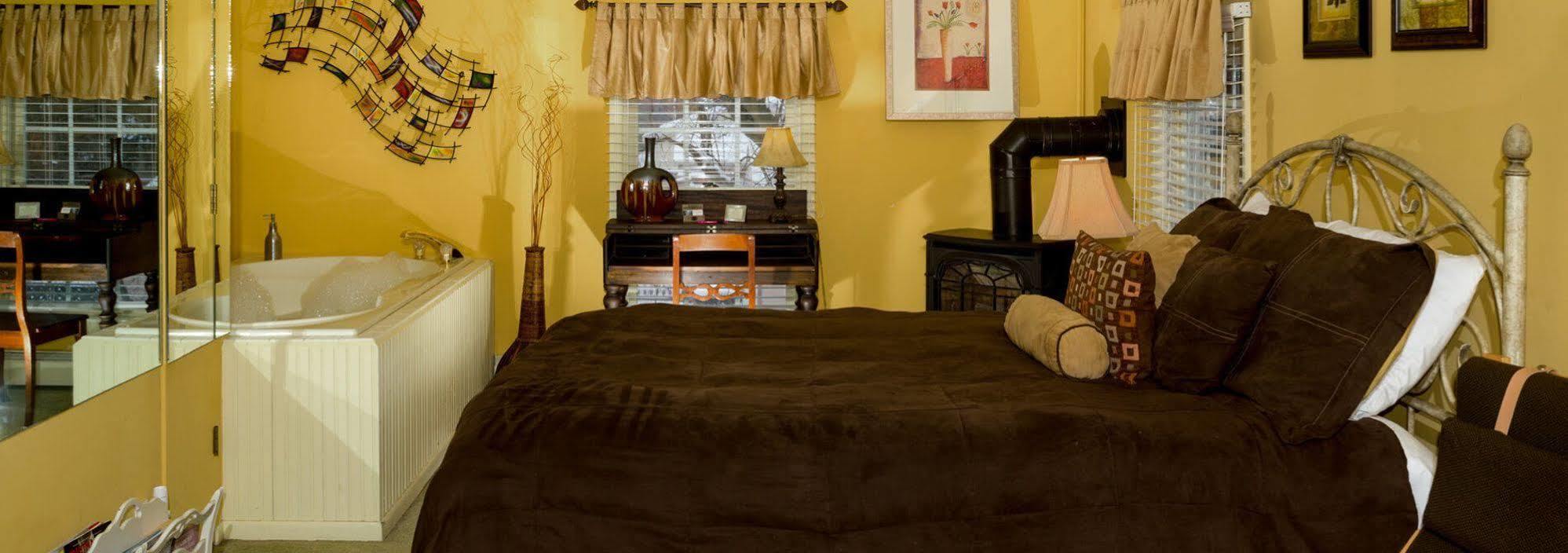 Munro House Bed And Breakfast Jonesville Dış mekan fotoğraf
